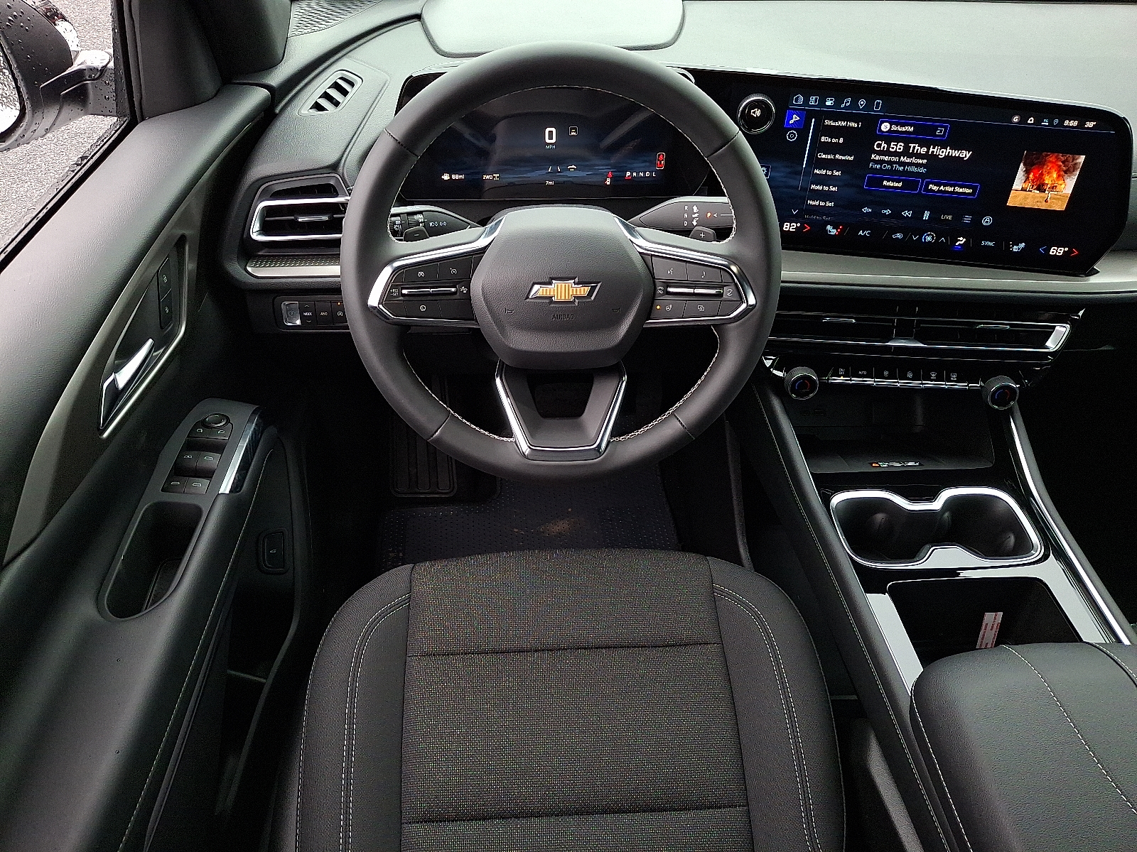 2026 Chevrolet Traverse AWD LT - Summit White - GAZ exterior view 11