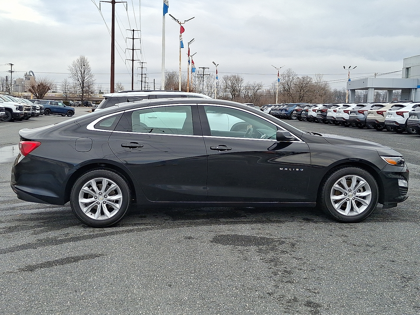 2023 Chevrolet Malibu FWD 1LT - Mosaic Black Metallic - GB8 exterior view 9