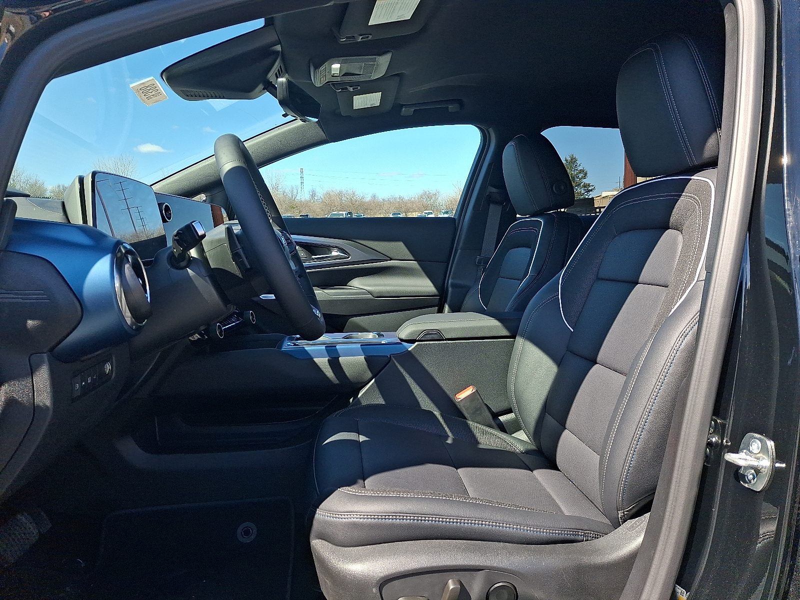 2026 Chevrolet Equinox EV LT 2, FWD - Black - GBA exterior view 10