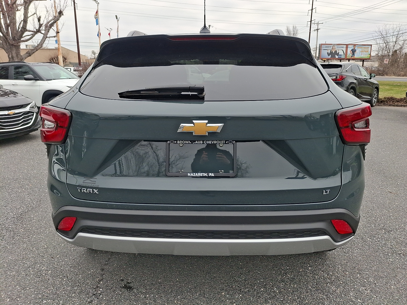 2025 Chevrolet Trax FWD LT - Cypress Gray - GBD exterior view 9