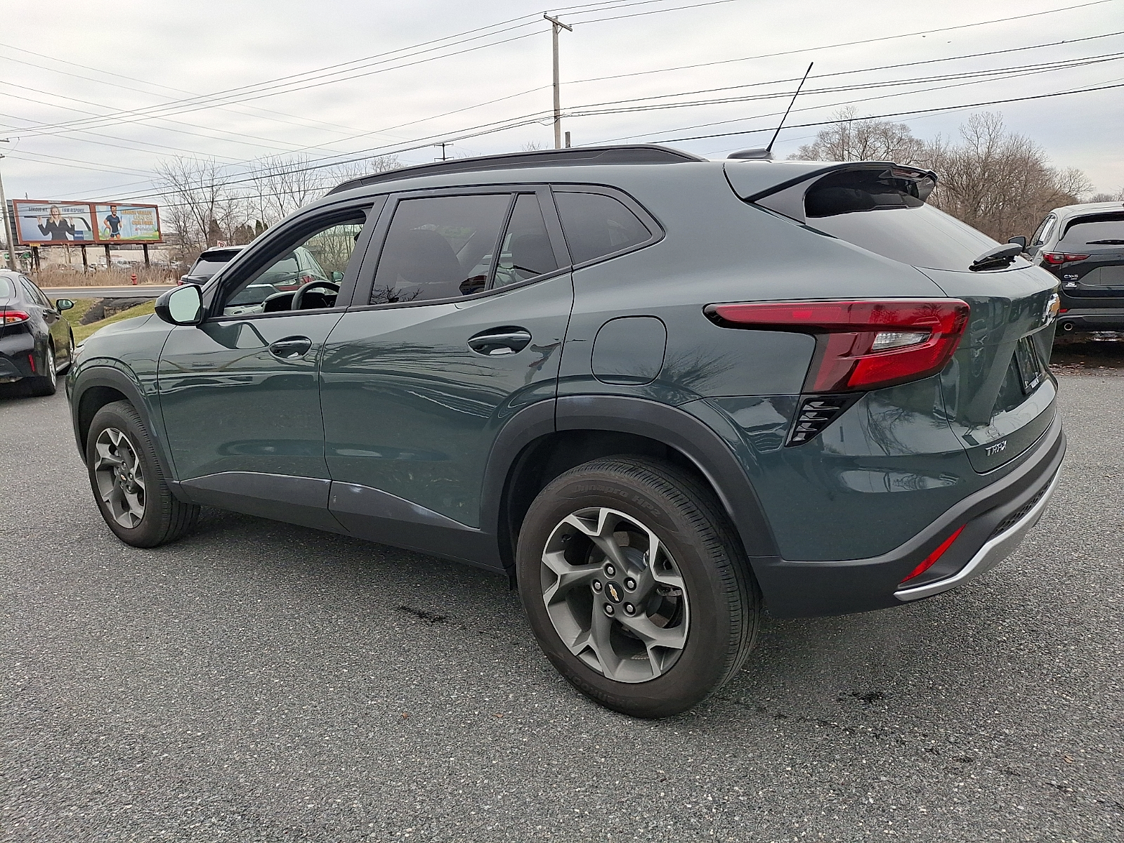 2025 Chevrolet Trax FWD LT - Cypress Gray - GBD exterior view 8