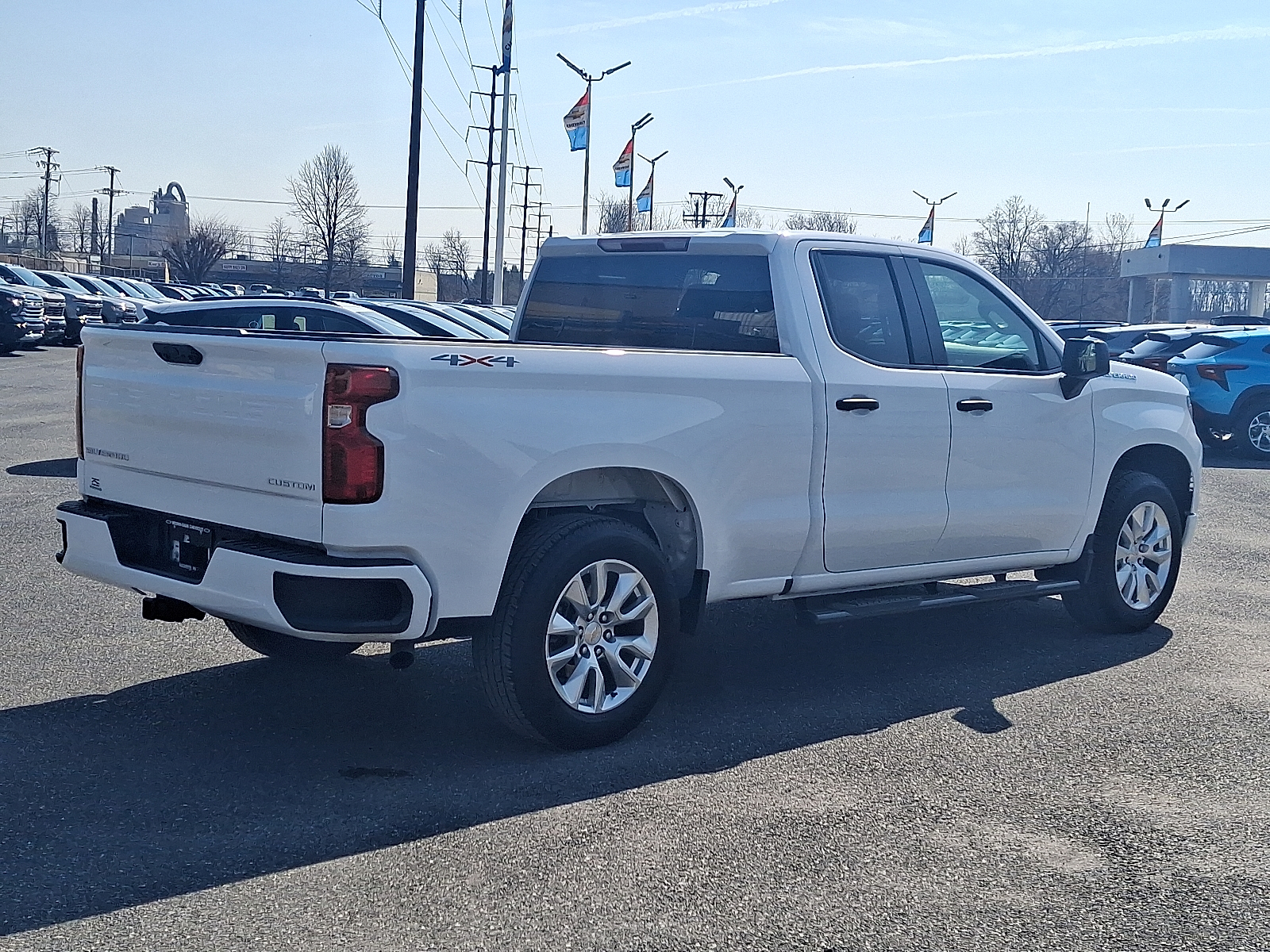 2024 Chevrolet Silverado 1500 4WD Double Cab Standard Bed Custom - Summit White - GAZ exterior view 6