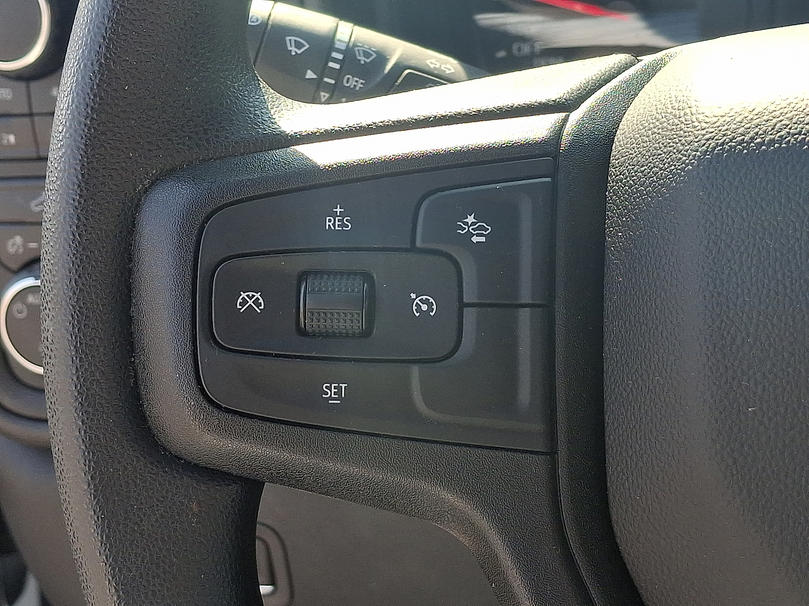 2024 Chevrolet Silverado 1500 4WD Double Cab Standard Bed Custom - Summit White - GAZ exterior view 17