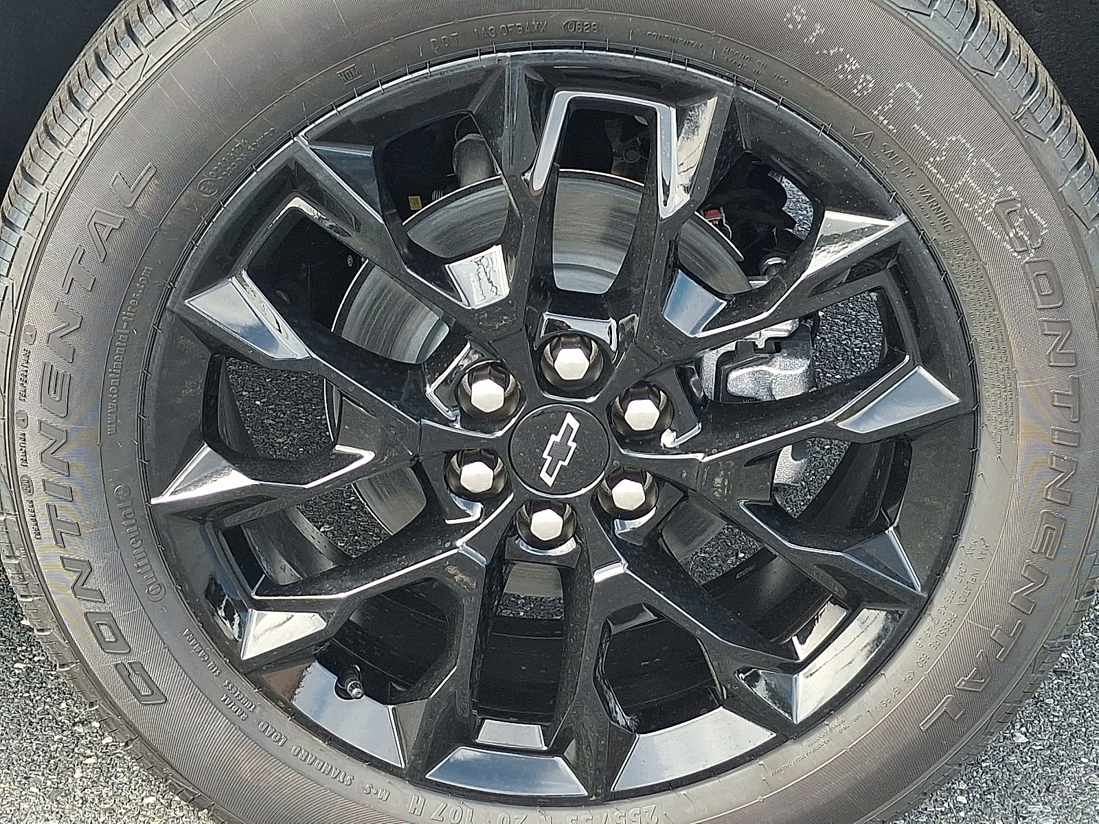 2026 Chevrolet Traverse AWD LT - Summit White - GAZ exterior view 9