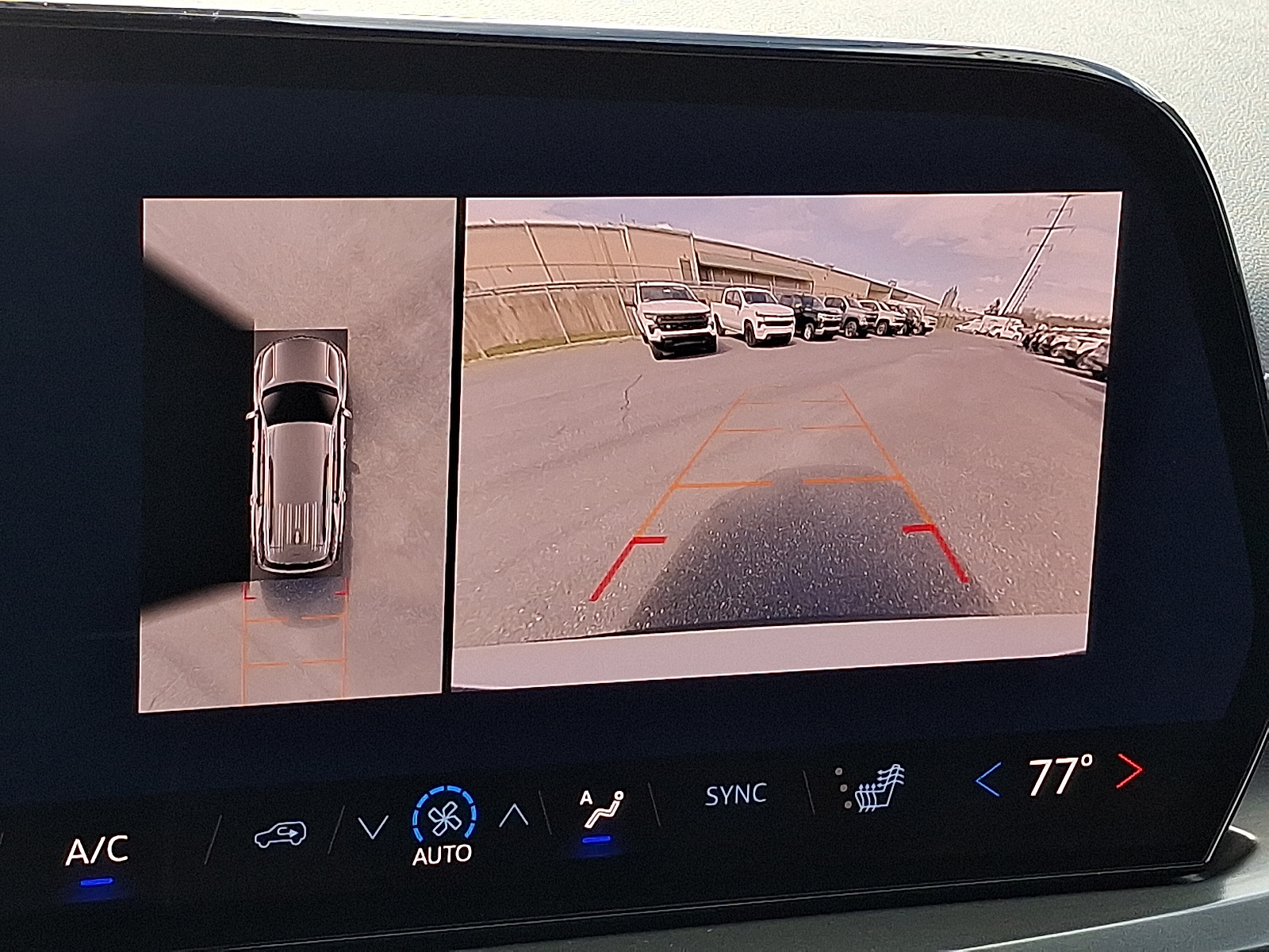 2026 Chevrolet Traverse AWD LT - Summit White - GAZ exterior view 3