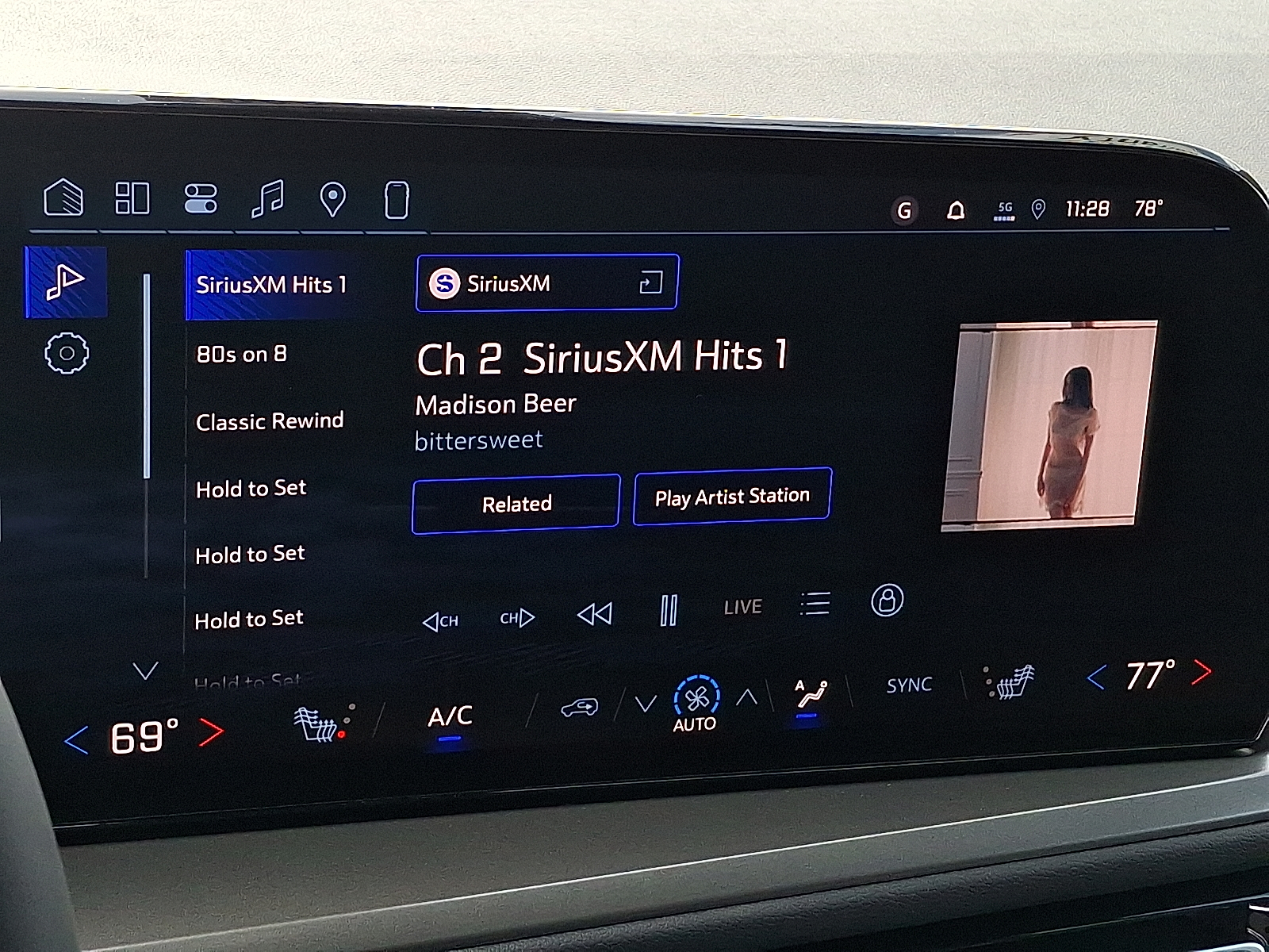 2026 Chevrolet Traverse AWD LT - Summit White - GAZ exterior view 17