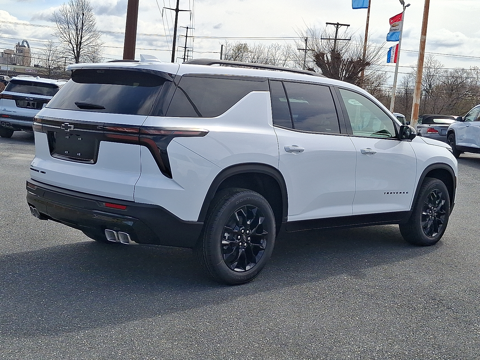 2026 Chevrolet Traverse AWD LT - Summit White - GAZ exterior view 7