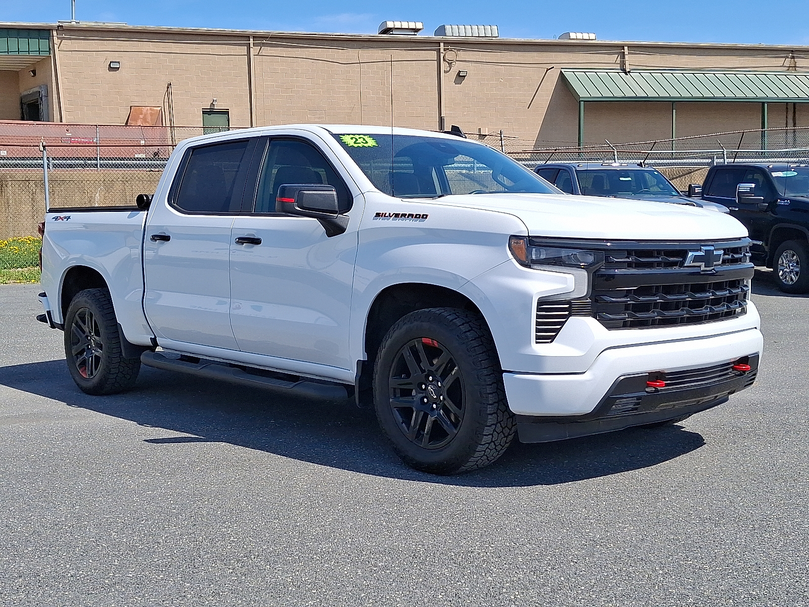2023 Chevrolet Silverado 1500 4WD Crew Cab Short Bed RST - Summit White - GAZ exterior view 6