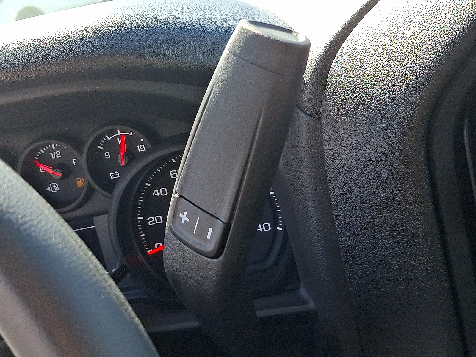 2026 Chevrolet Silverado 2500HD Crew Cab, Standard Bed, WT, 4WD - Sterling Gray Metallic - GXD exterior view 11