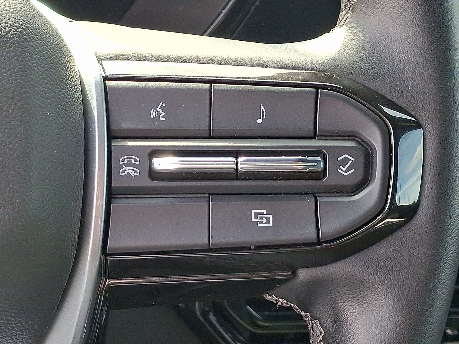 2024 Chevrolet Colorado 4WD LT - Radiant Red Tintcoat - GNT exterior view 19