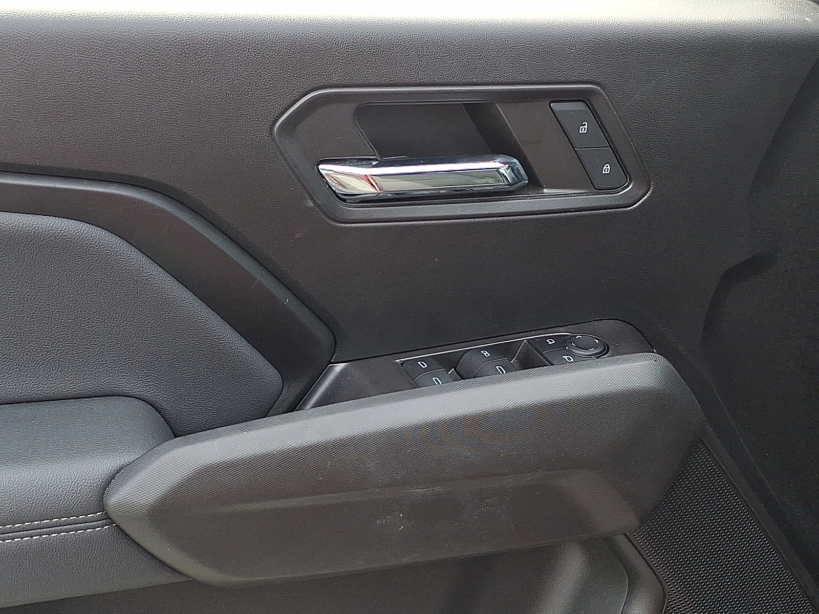 2024 Chevrolet Colorado 4WD LT - Radiant Red Tintcoat - GNT exterior view 15