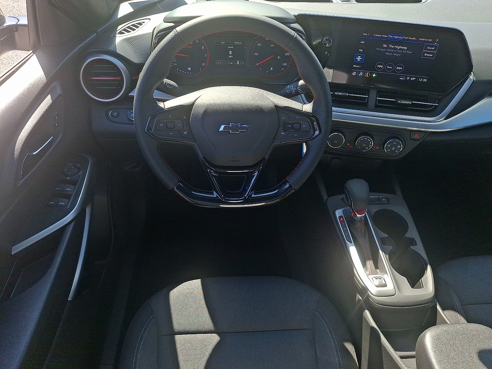 2026 Chevrolet Trax FWD 1RS - White Sands - G42 exterior view 9