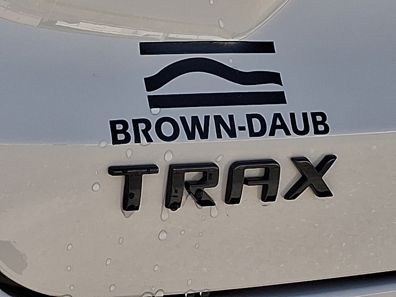 2026 Chevrolet Trax FWD 1RS - White Sands - G42 exterior view 16