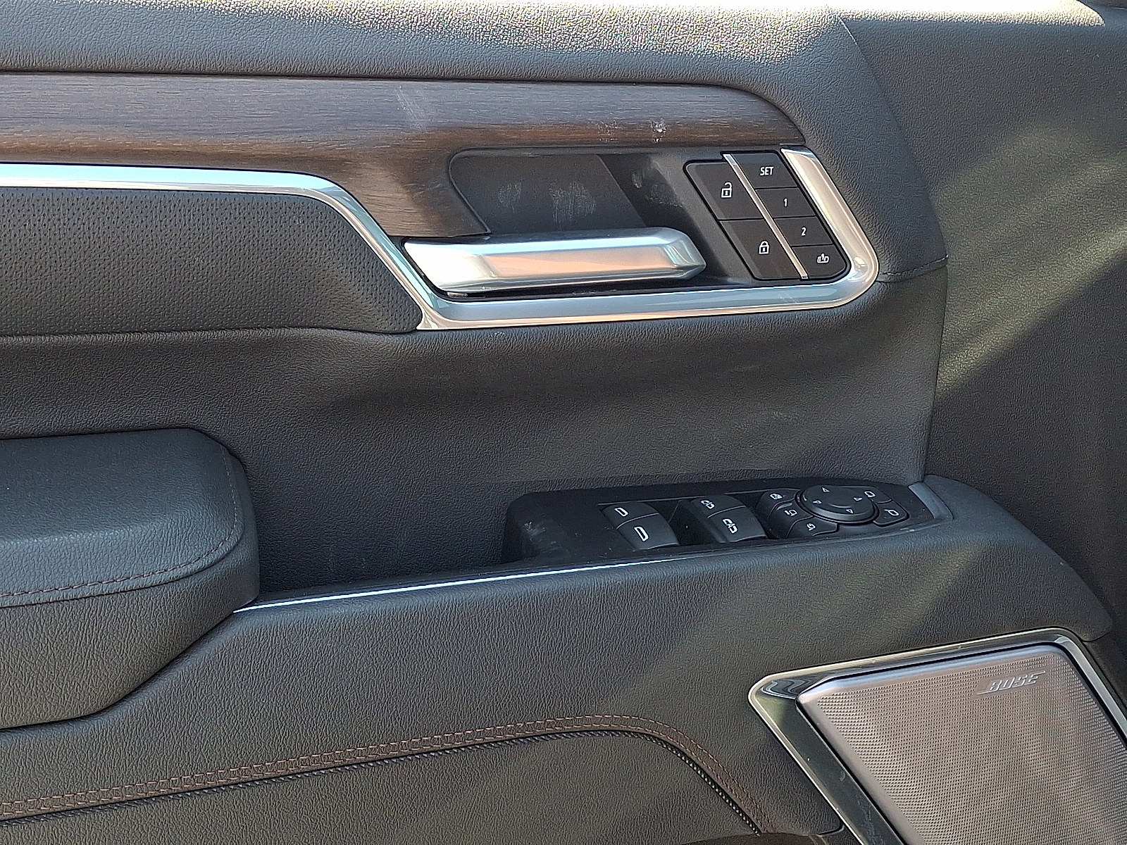 2026 Chevrolet Silverado 2500HD Crew Cab, Standard Bed, High Country, 4WD - Black - GBA exterior view 12