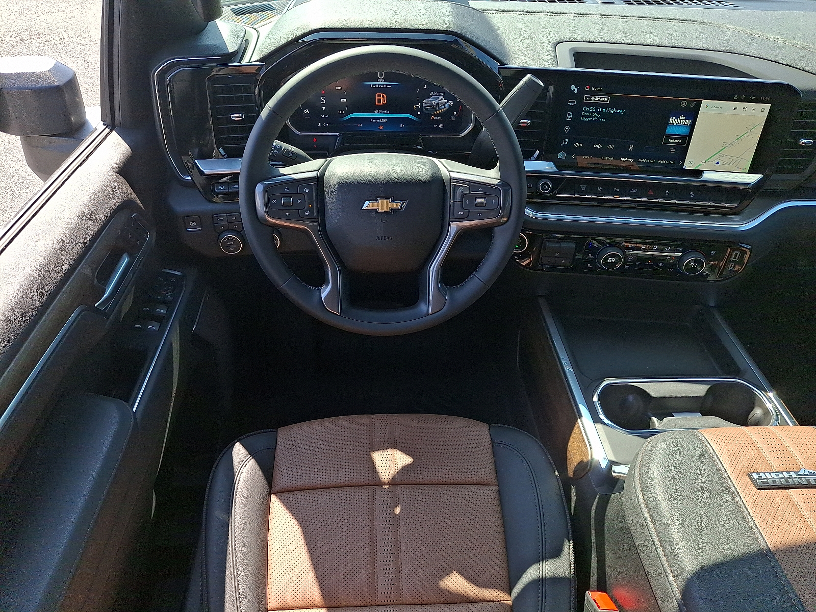 2026 Chevrolet Silverado 2500HD Crew Cab, Standard Bed, High Country, 4WD - Black - GBA exterior view 11