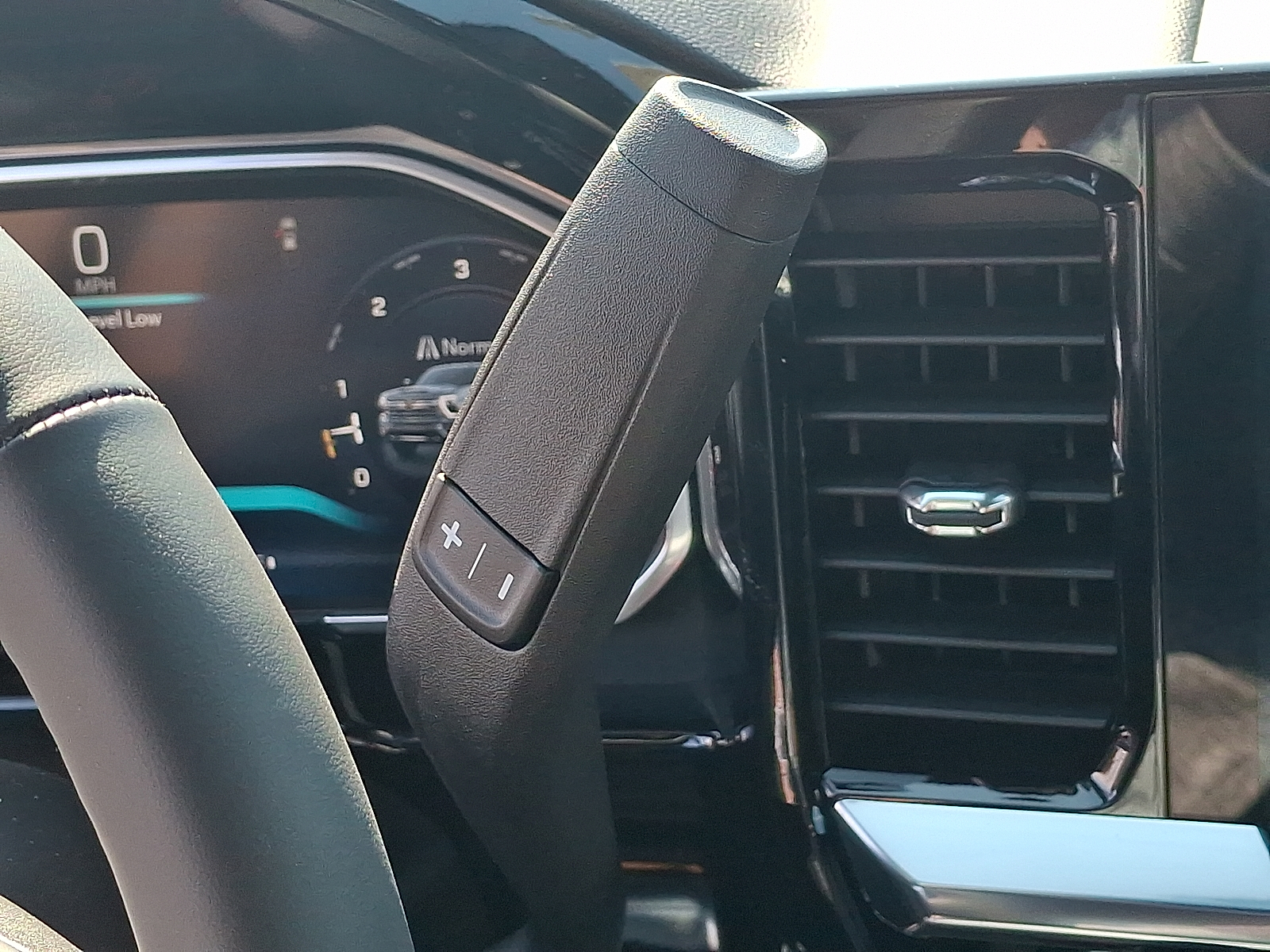 2026 Chevrolet Silverado 2500HD Crew Cab, Standard Bed, High Country, 4WD - Black - GBA exterior view 16