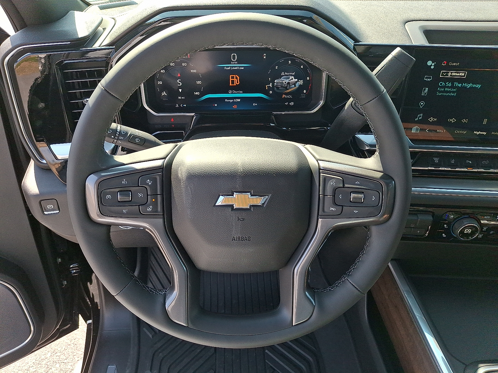 2026 Chevrolet Silverado 2500HD Crew Cab, Standard Bed, High Country, 4WD - Black - GBA exterior view 15