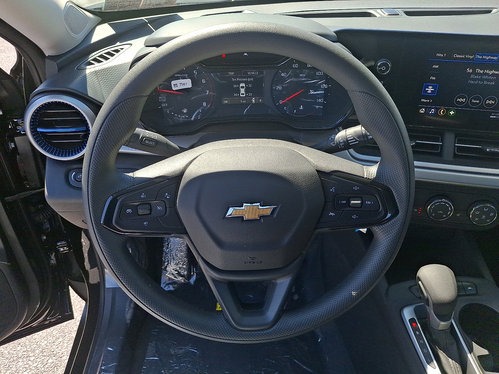 2026 Chevrolet Trax FWD LS - Mosaic Black Metallic - GB0 exterior view 12