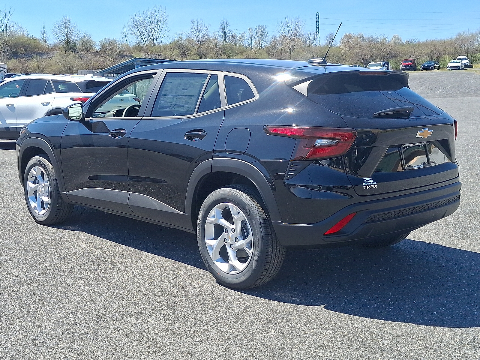 2026 Chevrolet Trax FWD LS - Mosaic Black Metallic - GB0 exterior view 6