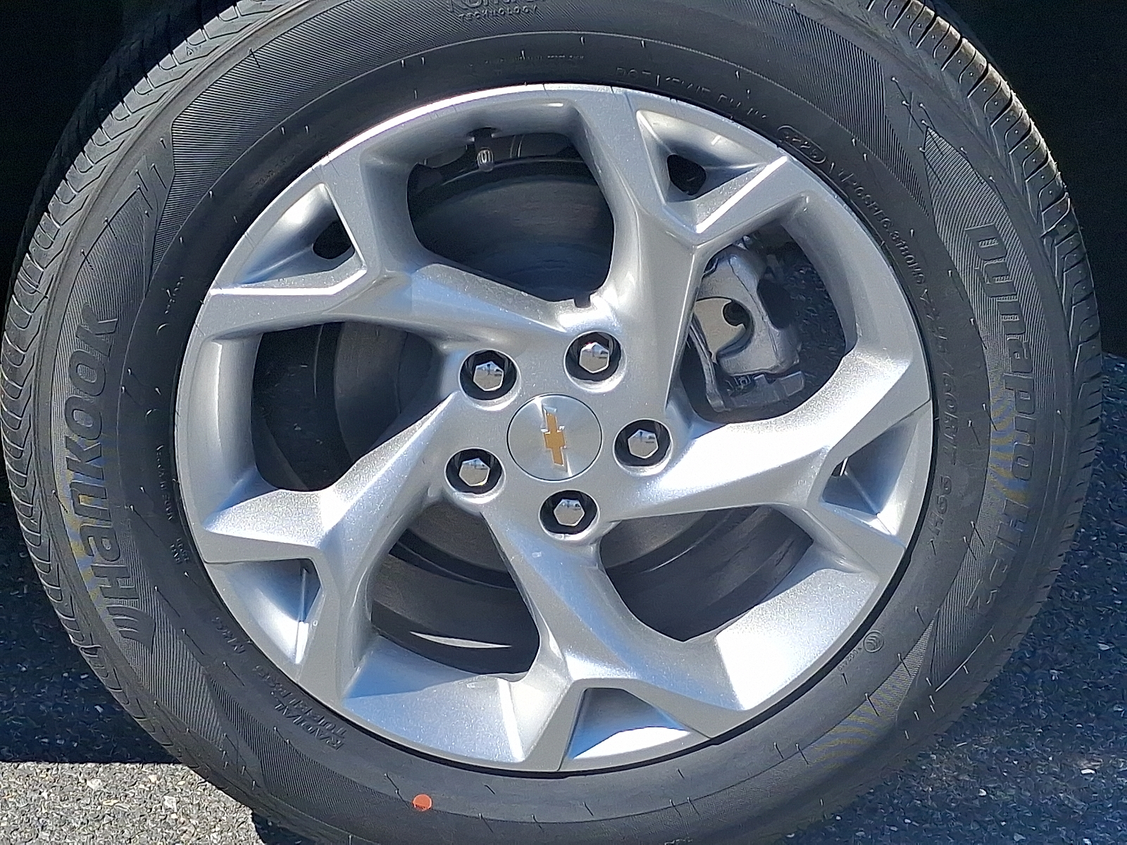 2026 Chevrolet Trax FWD LS - Mosaic Black Metallic - GB0 exterior view 7