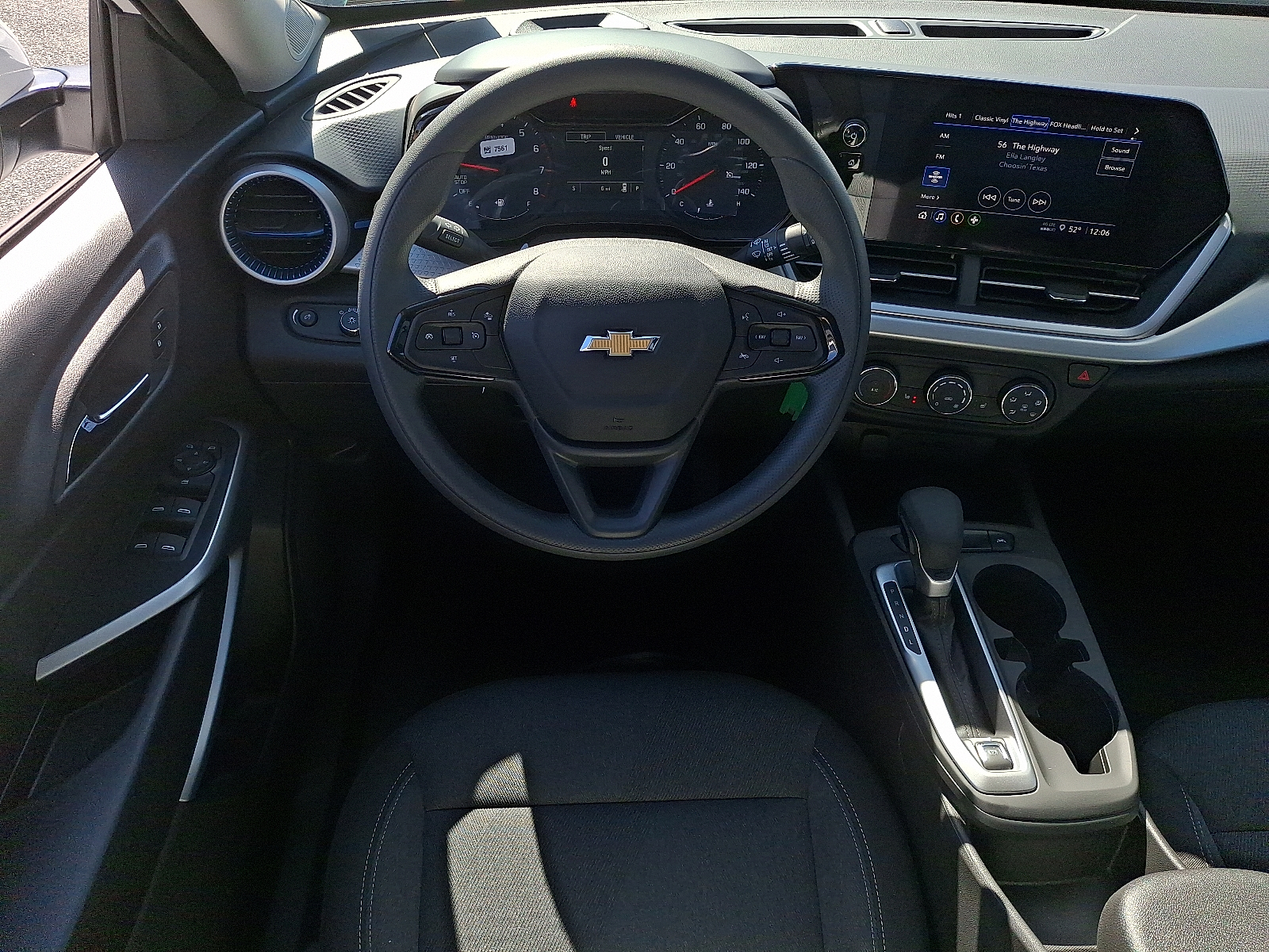 2026 Chevrolet Trax FWD LS - Summit White - GAZ exterior view 6