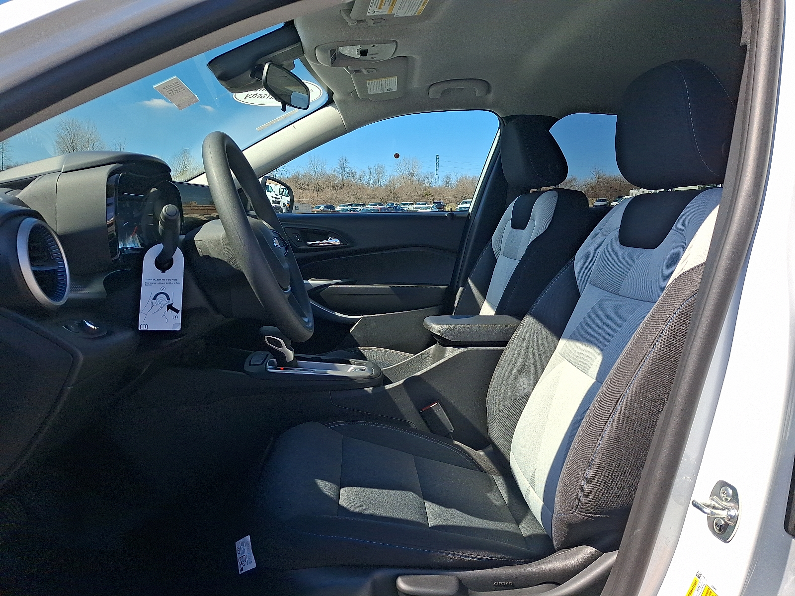 2026 Chevrolet Trax FWD LS - Summit White - GAZ exterior view 8