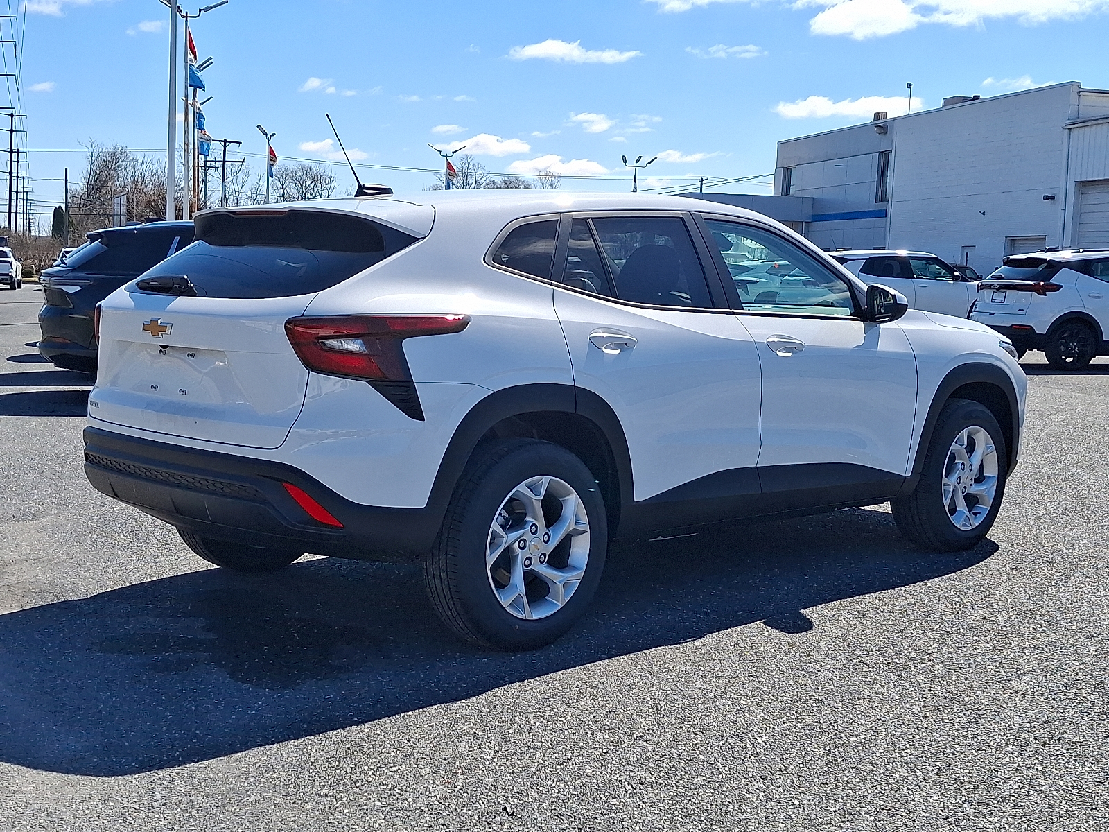 2026 Chevrolet Trax FWD LS - Summit White - GAZ exterior view 3