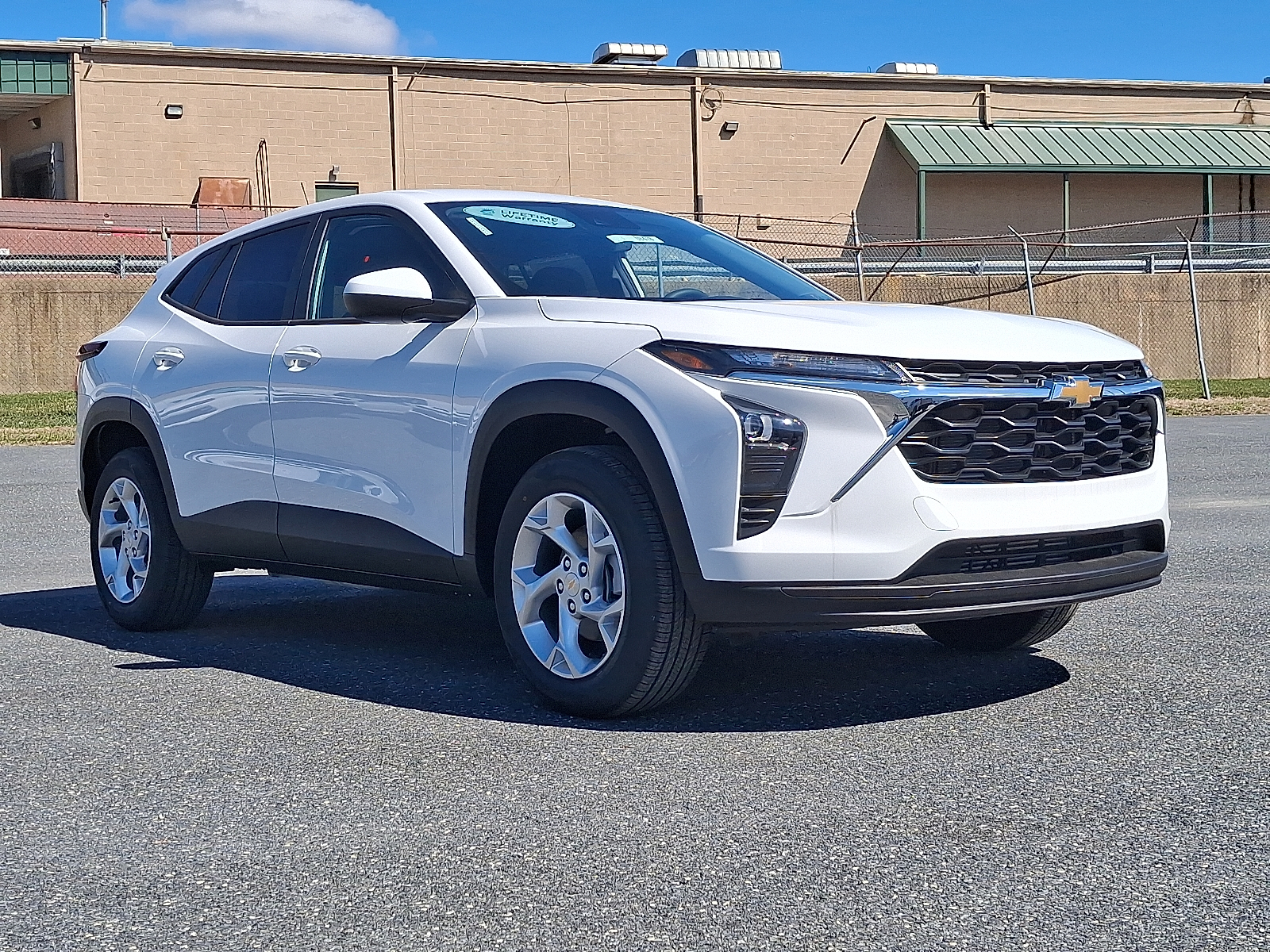 2026 Chevrolet Trax FWD LS - Summit White - GAZ exterior view 2