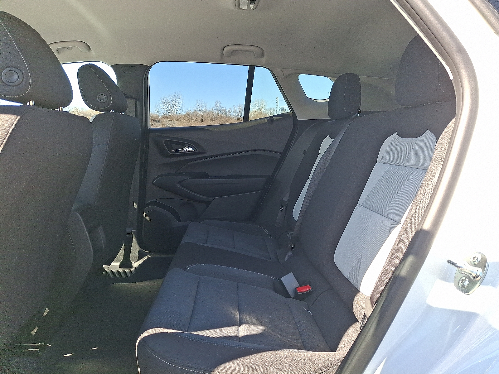 2026 Chevrolet Trax FWD LS - Summit White - GAZ exterior view 5