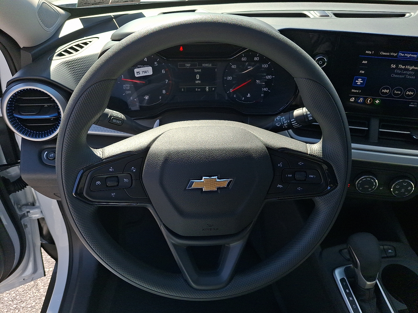 2026 Chevrolet Trax FWD LS - Summit White - GAZ exterior view 9