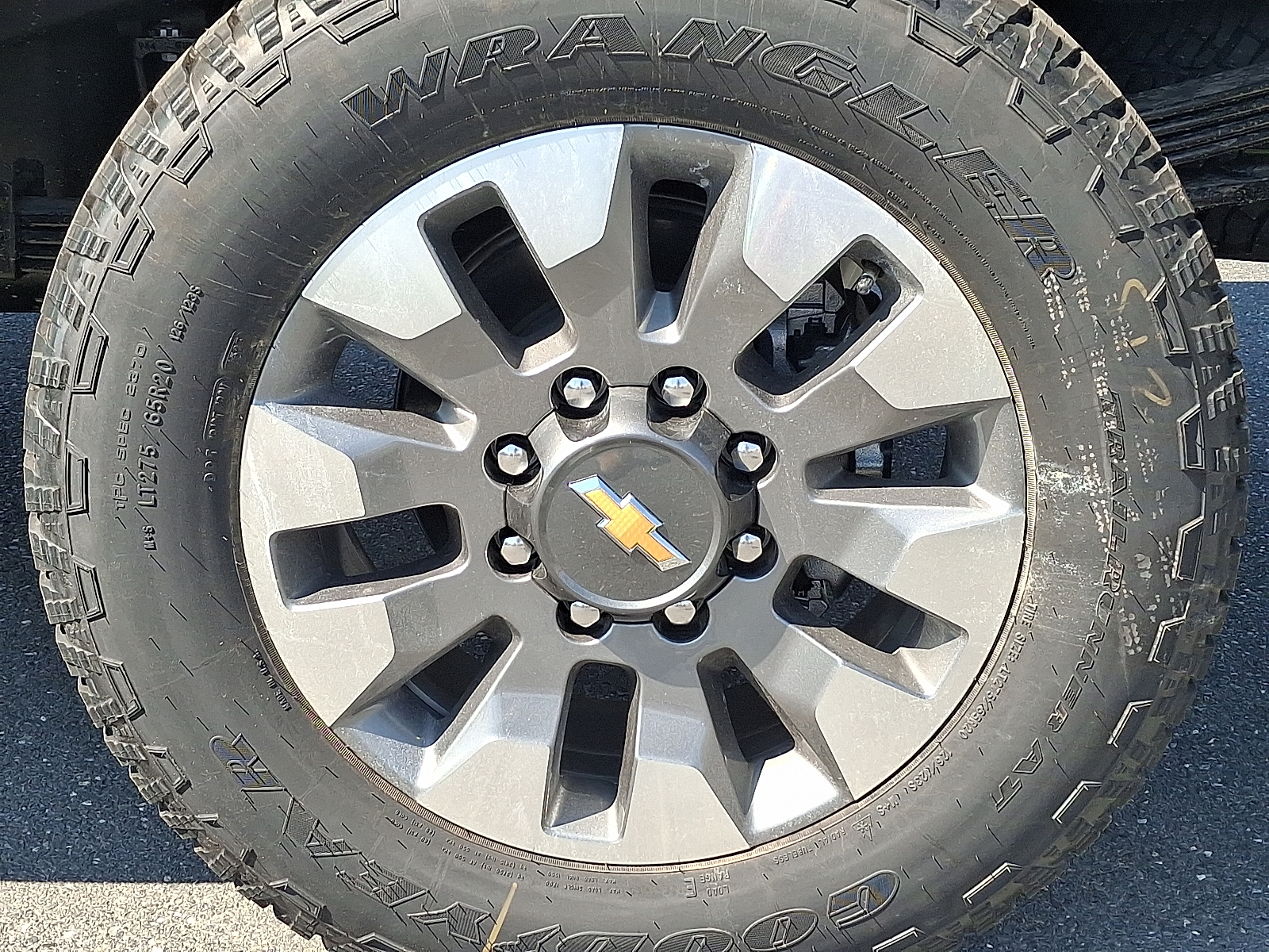 2026 Chevrolet Silverado 2500HD Crew Cab, Standard Bed, WT, 4WD - White Sands - G42 exterior view 5