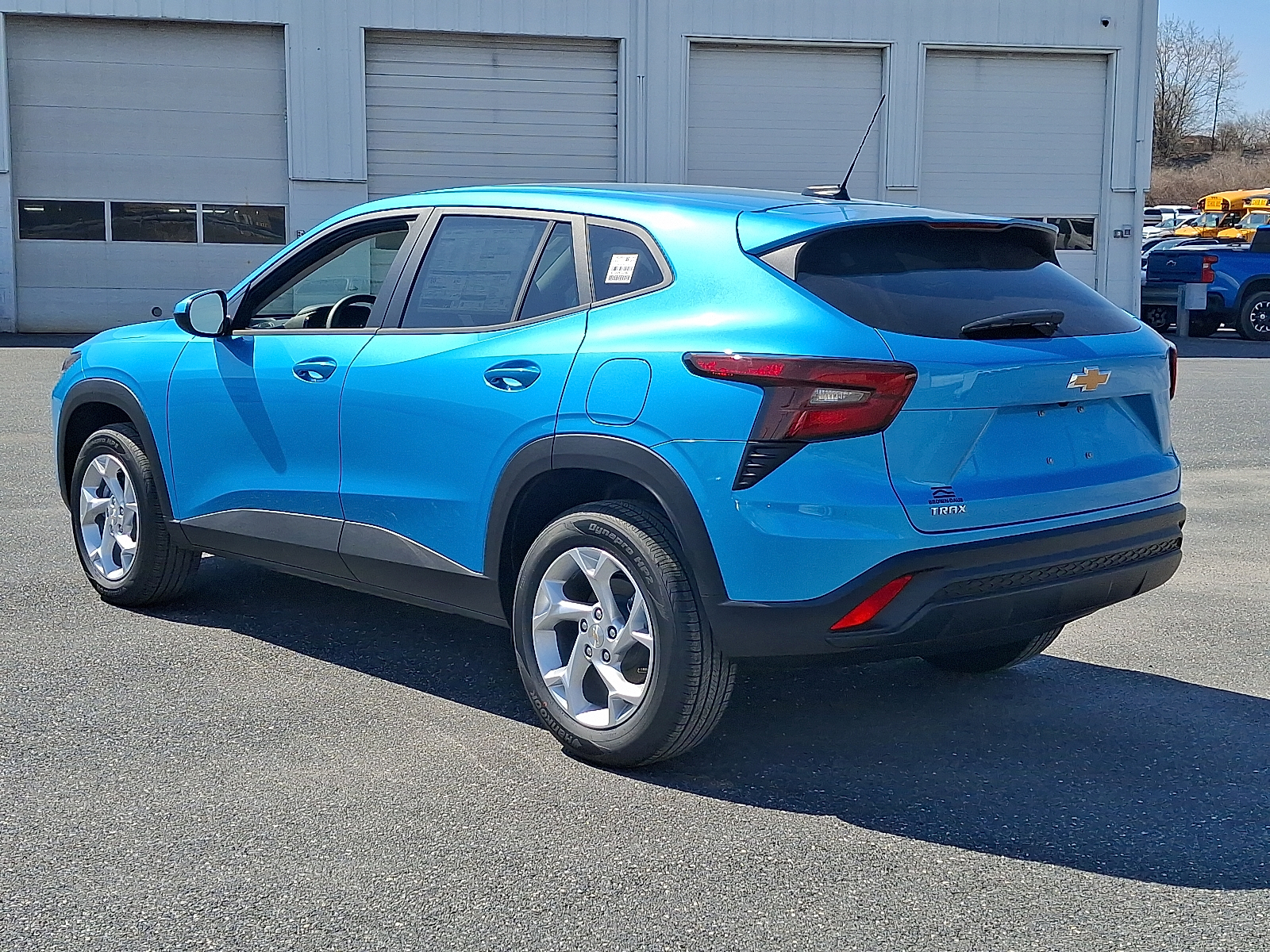 2026 Chevrolet Trax FWD LS - Marina Blue Metallic - GKN exterior view 6