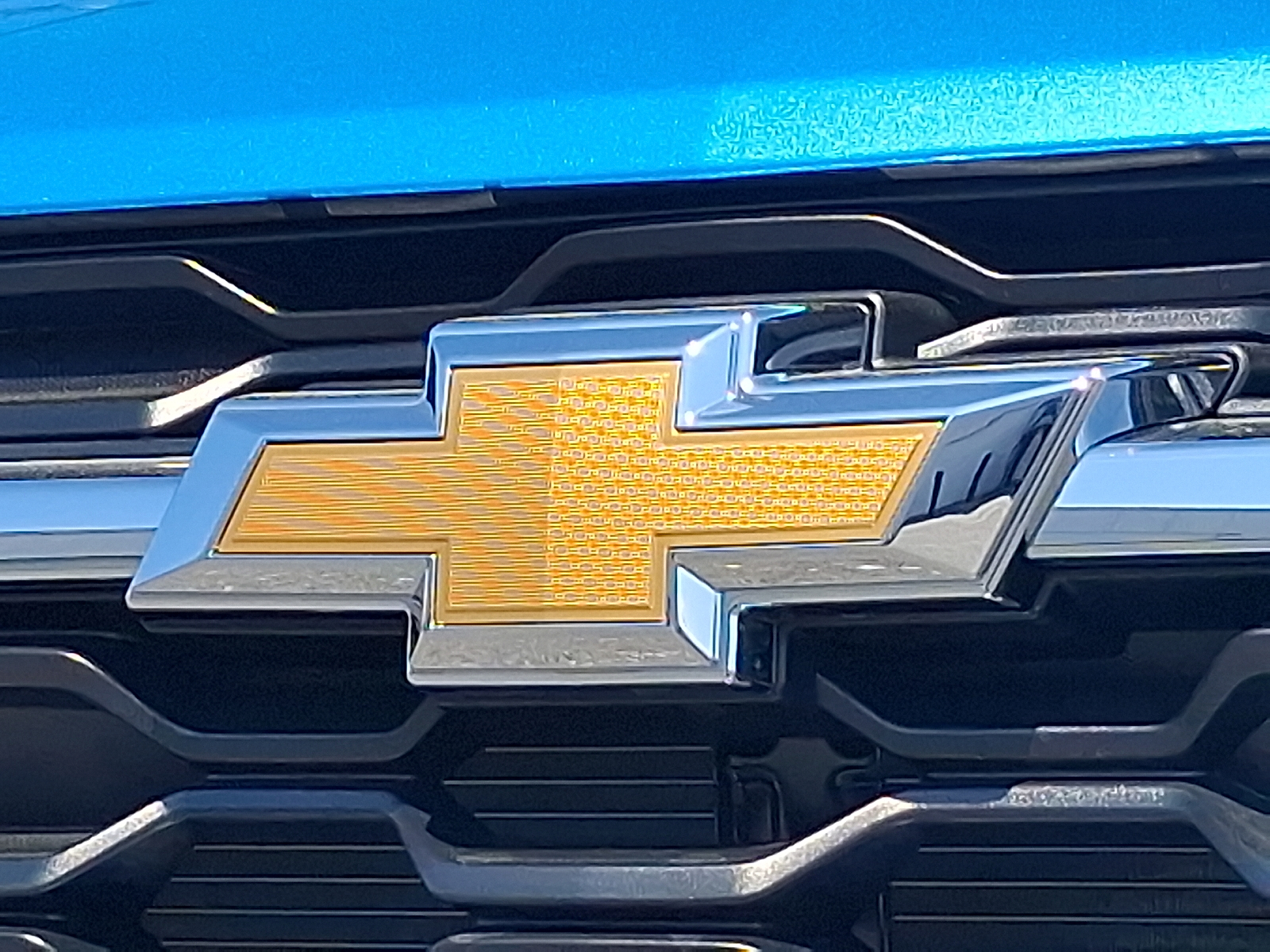 2026 Chevrolet Trax FWD LS - Marina Blue Metallic - GKN exterior view 18