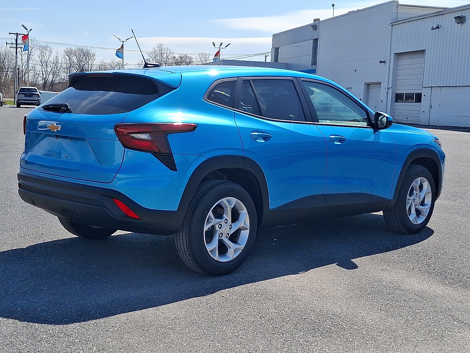 2026 Chevrolet Trax FWD LS - Marina Blue Metallic - GKN exterior view 5