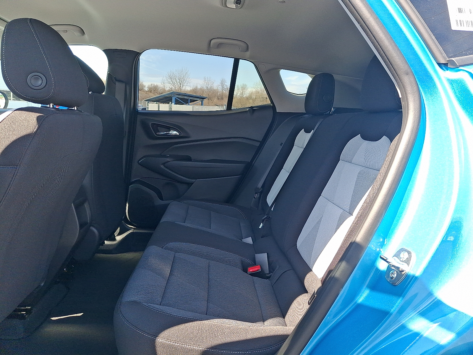 2026 Chevrolet Trax FWD LS - Marina Blue Metallic - GKN exterior view 8