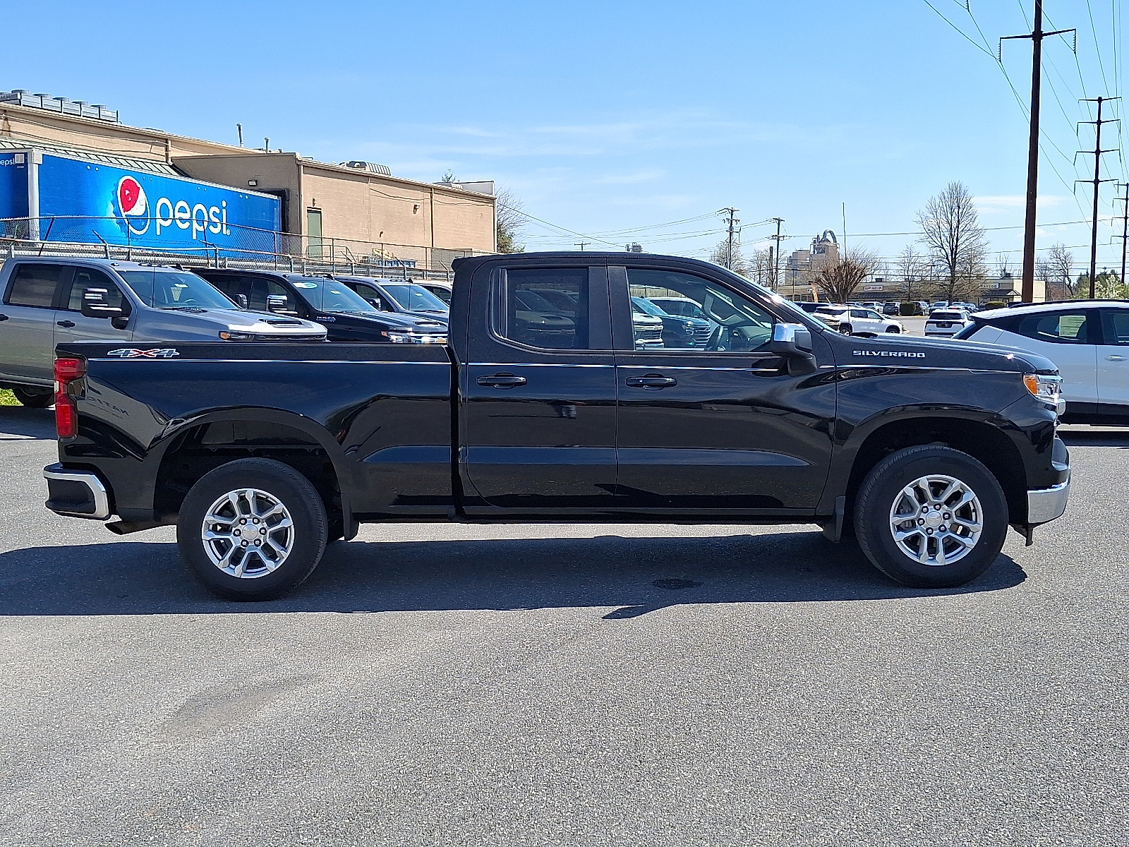 2023 Chevrolet Silverado 1500 4WD Double Cab Standard Bed LT with 2FT - Black - GBA exterior view 10