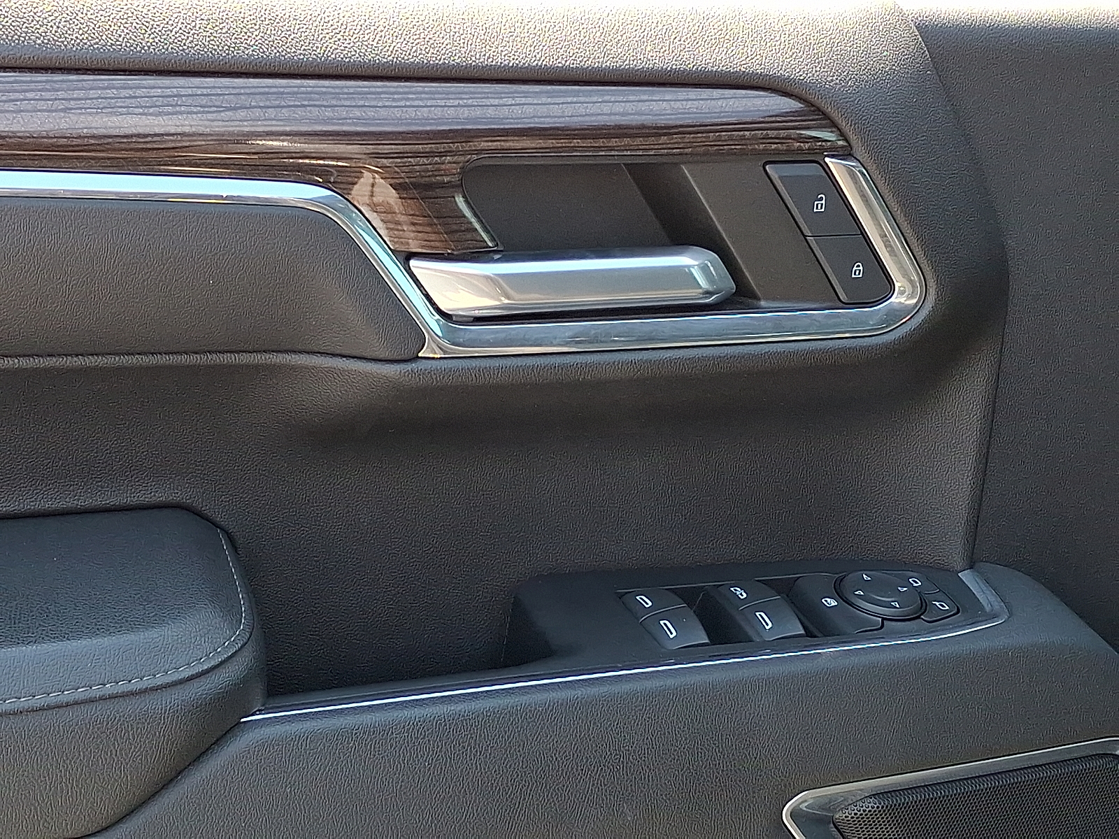 2023 Chevrolet Silverado 1500 4WD Double Cab Standard Bed LT with 2FT - Black - GBA exterior view 15