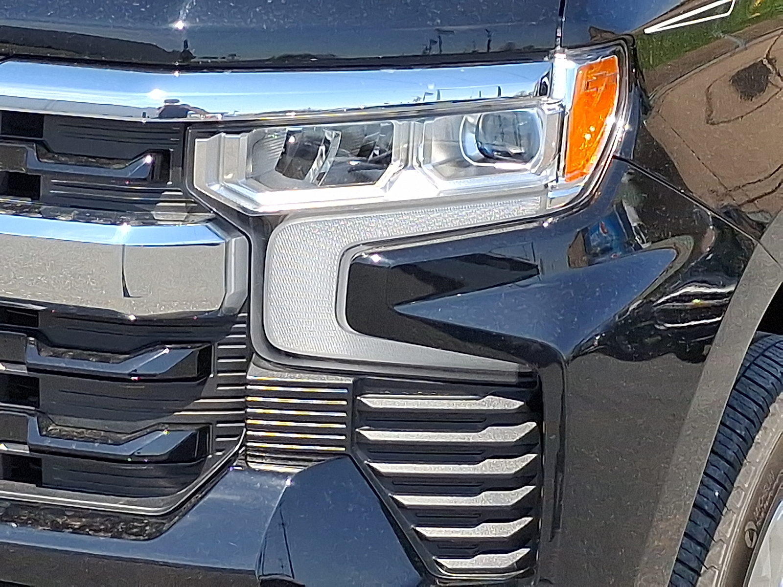 2023 Chevrolet Silverado 1500 4WD Double Cab Standard Bed LT with 2FT - Black - GBA exterior view 12