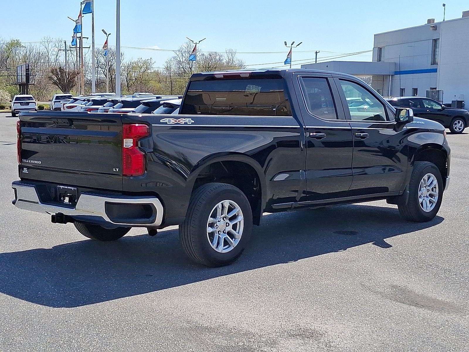 2023 Chevrolet Silverado 1500 4WD Double Cab Standard Bed LT with 2FT - Black - GBA exterior view 9