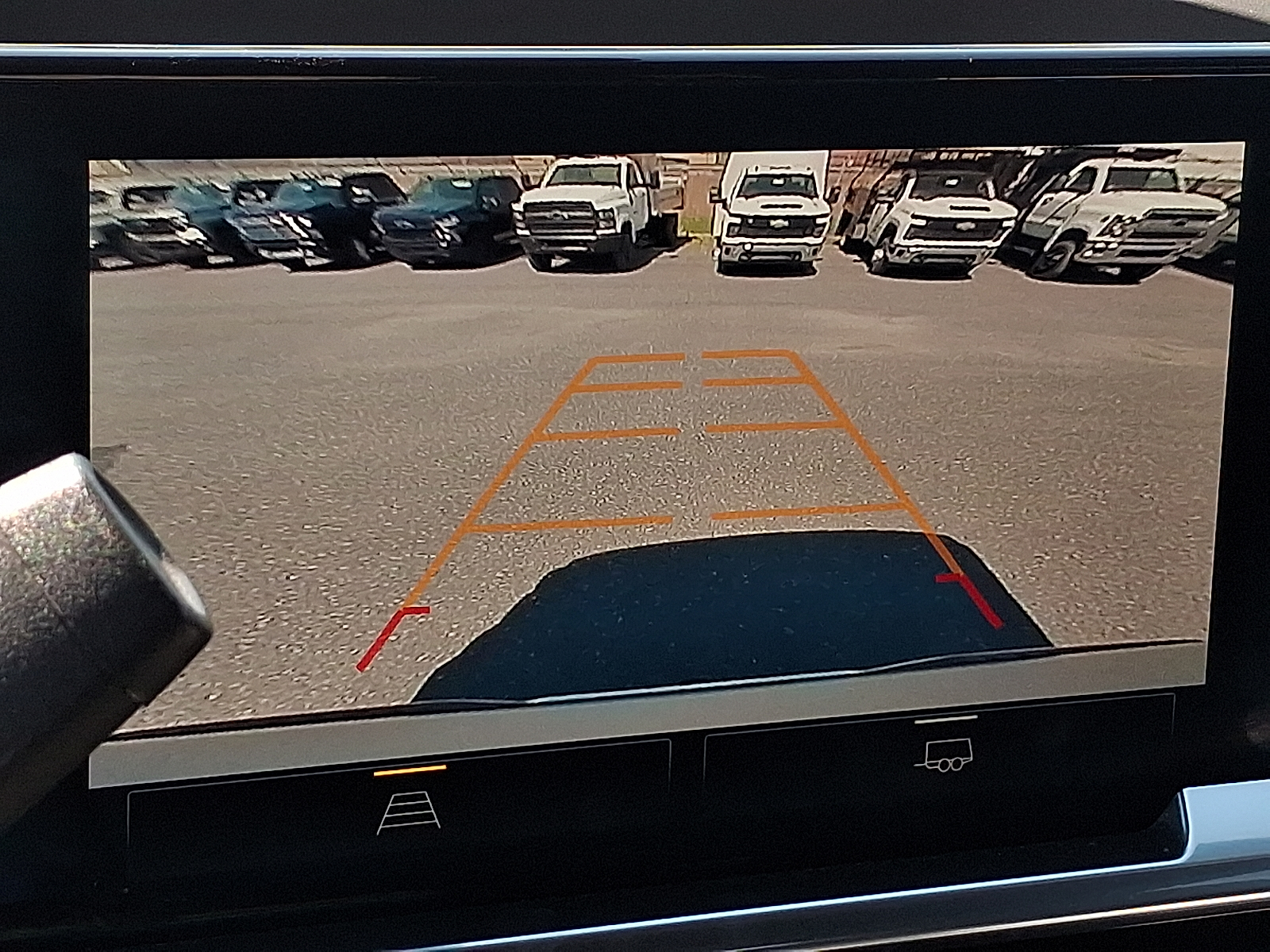 2022 Chevrolet Silverado 1500 4WD Crew Cab Short Bed LT with 2FL - Silver Ice Metallic - GAN exterior view 2