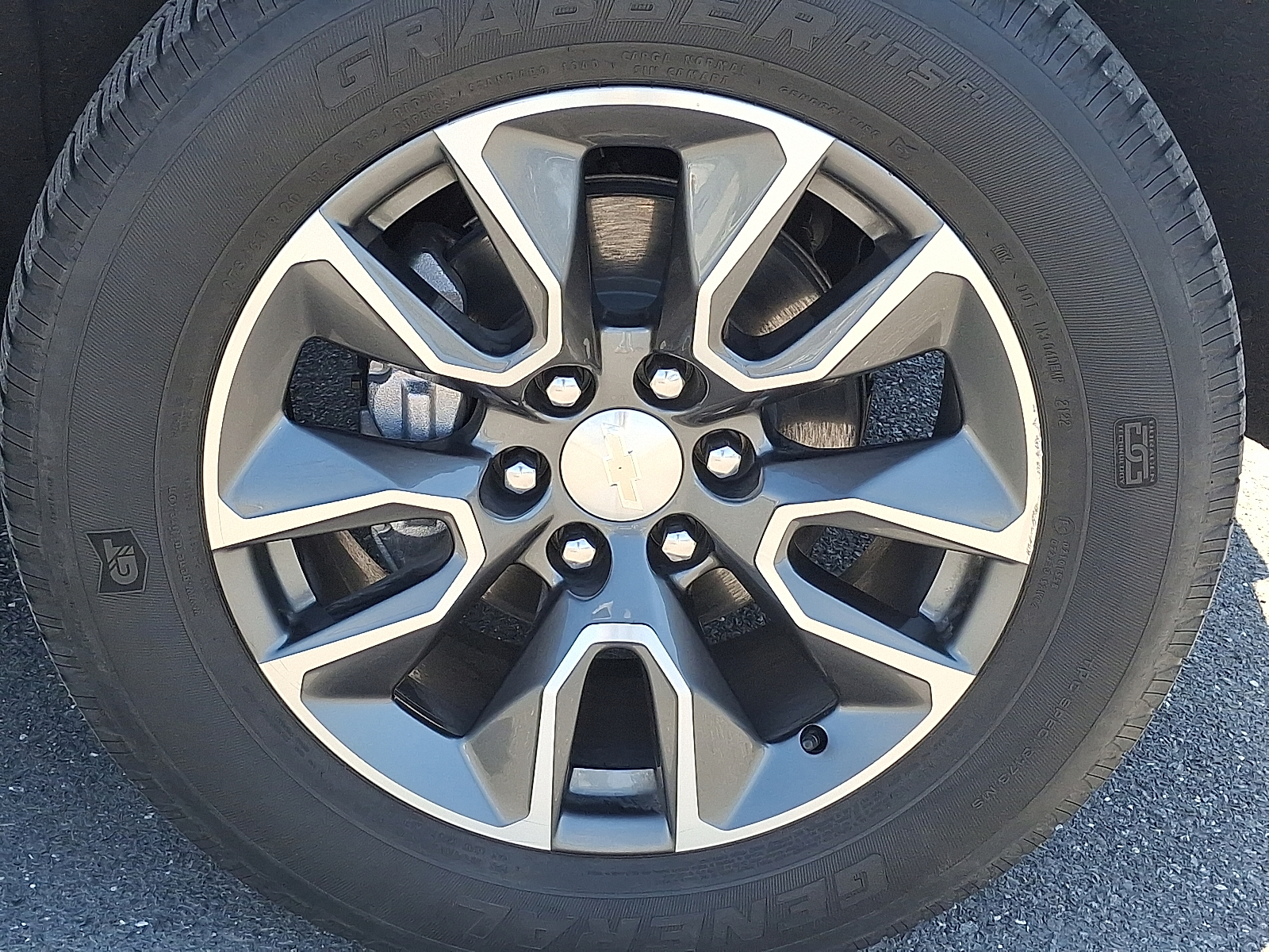 2022 Chevrolet Silverado 1500 4WD Crew Cab Short Bed LT with 2FL - Silver Ice Metallic - GAN exterior view 11