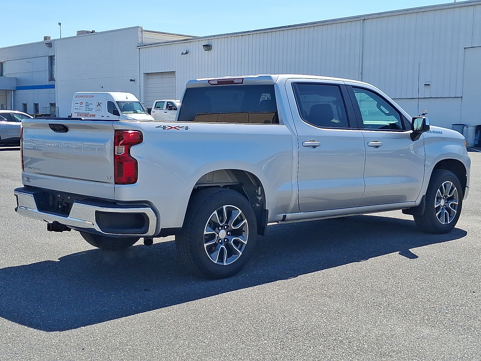 2022 Chevrolet Silverado 1500 4WD Crew Cab Short Bed LT with 2FL - Silver Ice Metallic - GAN exterior view 9