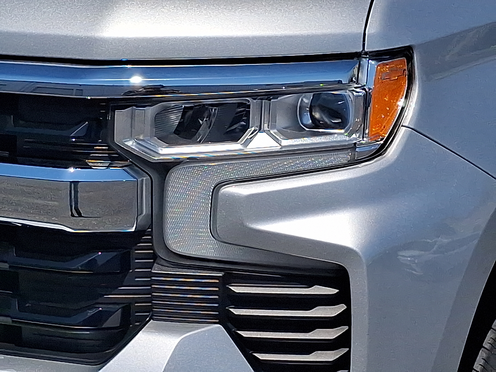 2022 Chevrolet Silverado 1500 4WD Crew Cab Short Bed LT with 2FL - Silver Ice Metallic - GAN exterior view 12