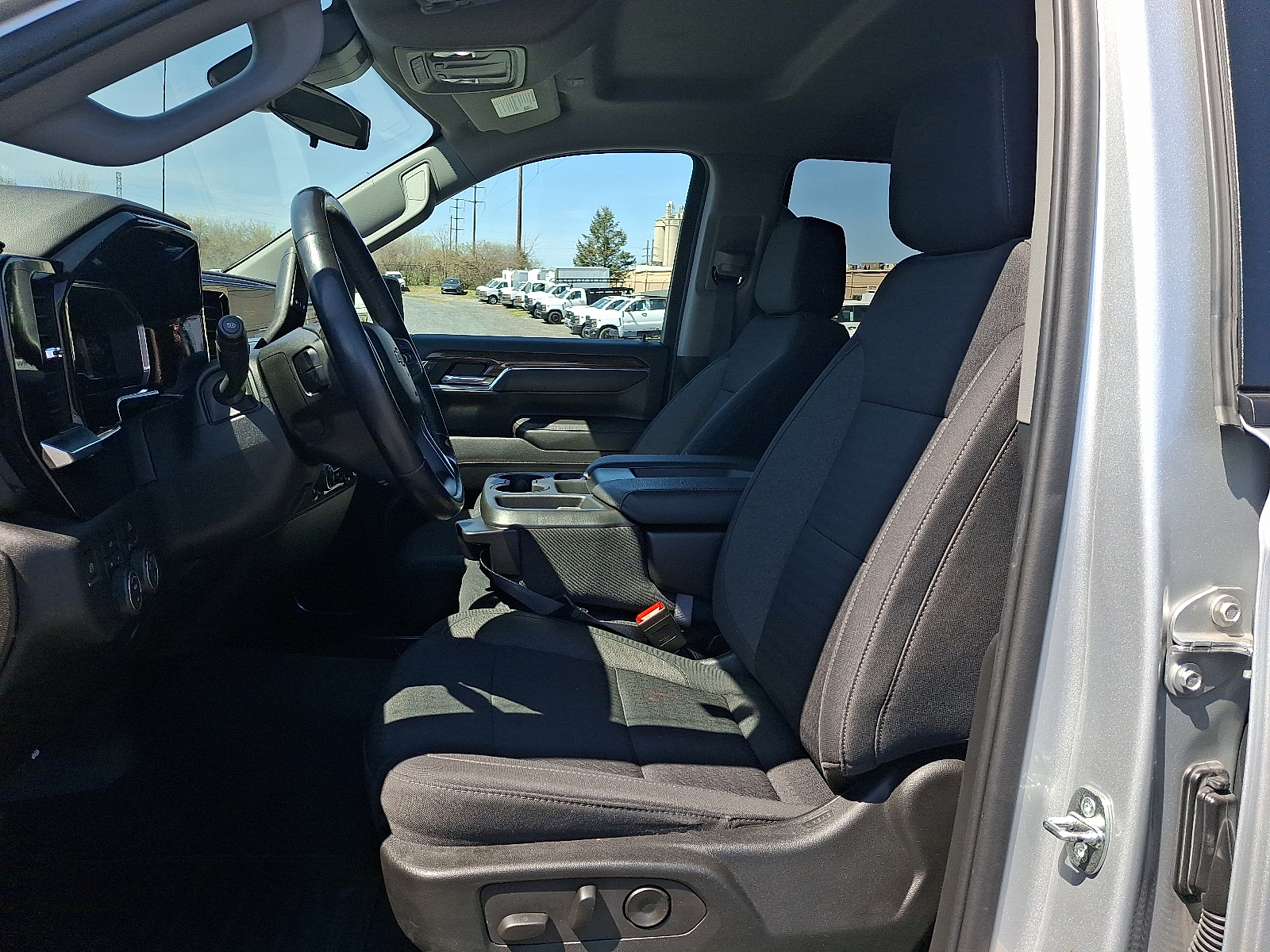 2022 Chevrolet Silverado 1500 4WD Crew Cab Short Bed LT with 2FL - Silver Ice Metallic - GAN exterior view 16