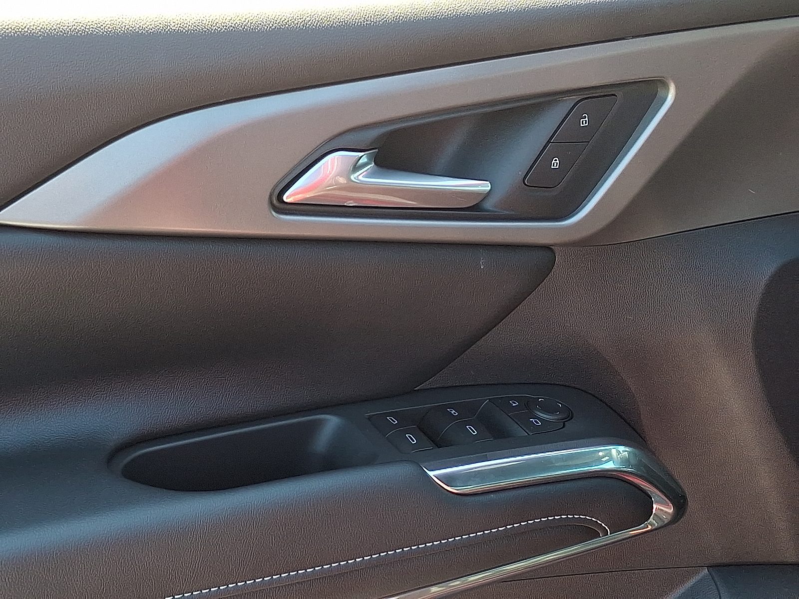 2026 Chevrolet Traverse AWD LT - Radiant Red Tintcoat - GNT exterior view 16