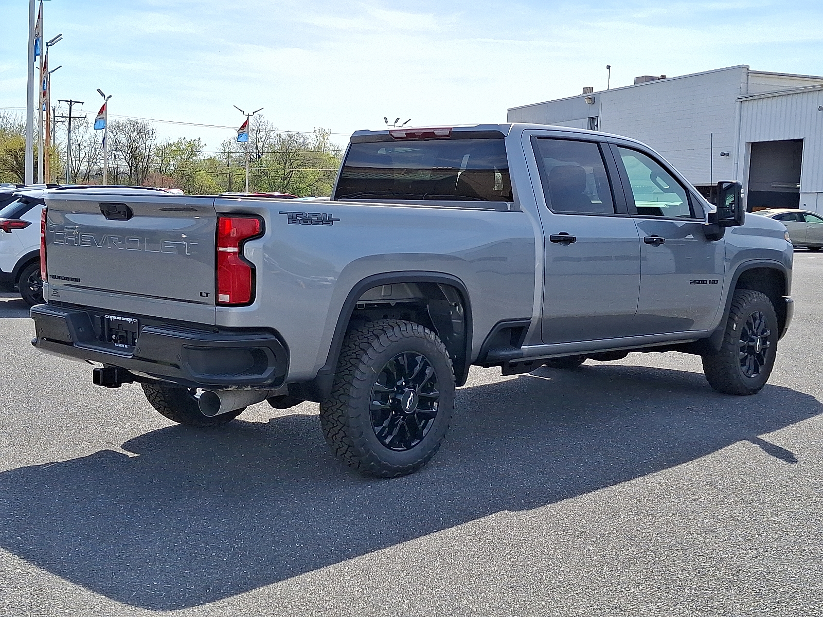 2026 Chevrolet Silverado 2500HD Crew Cab, Standard Bed, LT, 4WD - Sterling Gray Metallic - GXD exterior view 6
