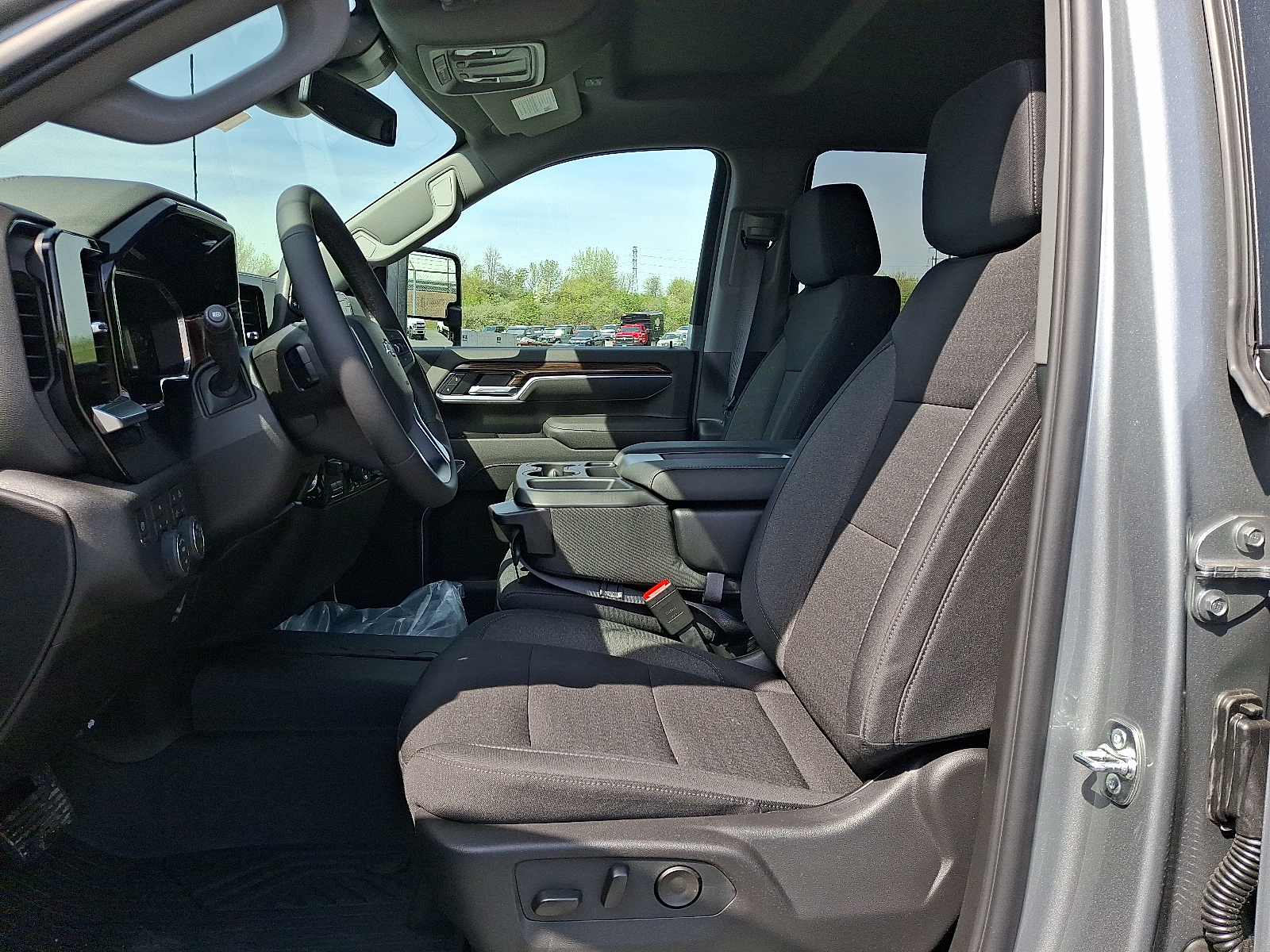 2026 Chevrolet Silverado 2500HD Crew Cab, Standard Bed, LT, 4WD - Sterling Gray Metallic - GXD exterior view 12