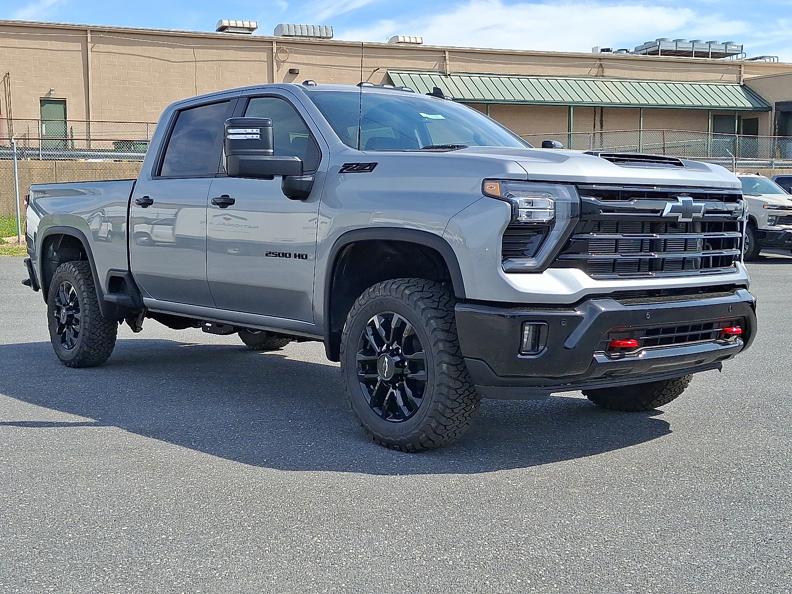 2026 Chevrolet Silverado 2500HD Crew Cab, Standard Bed, LT, 4WD - Sterling Gray Metallic - GXD exterior view 5