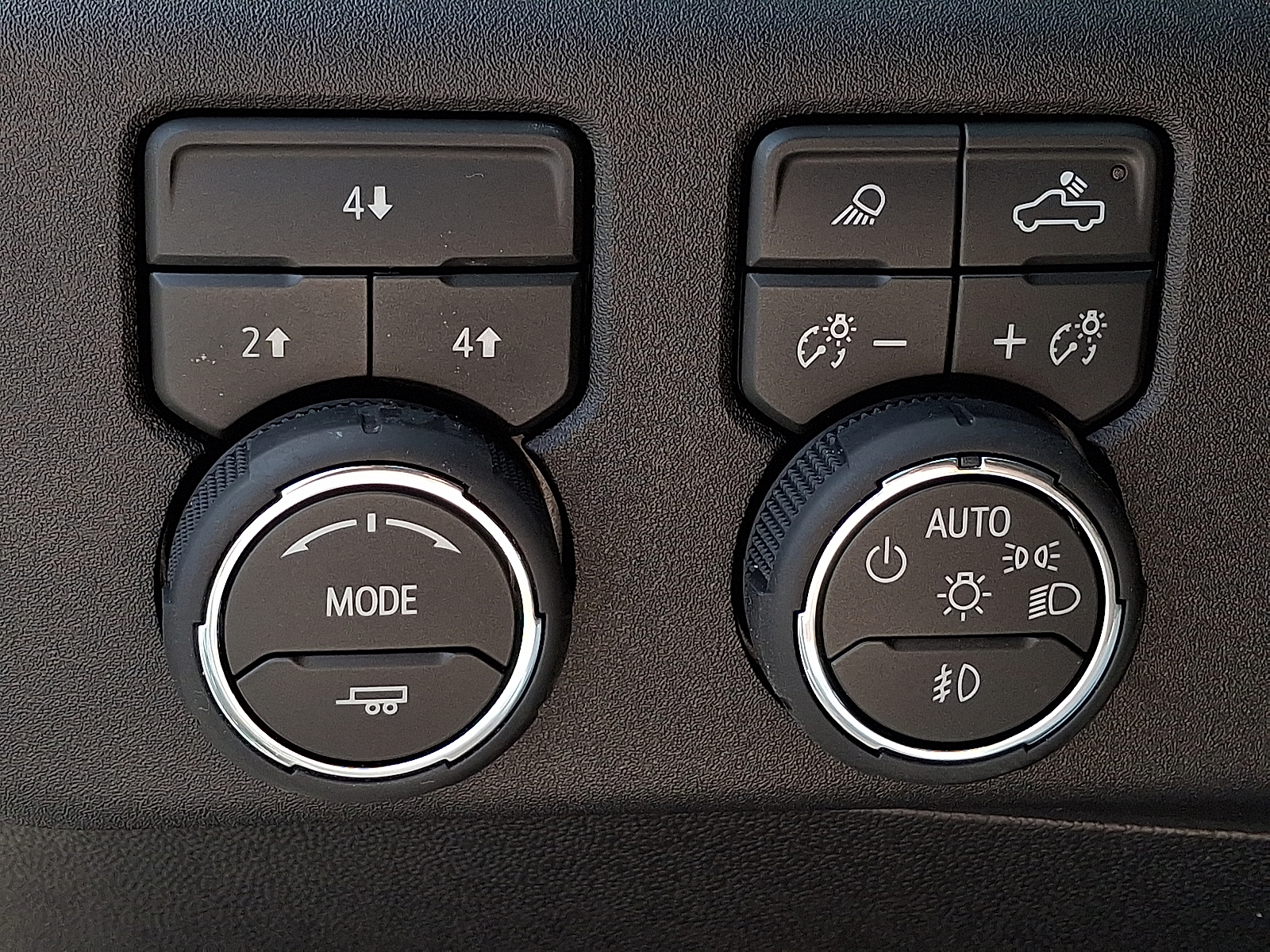 2026 Chevrolet Silverado 2500HD Crew Cab, Standard Bed, LT, 4WD - Sterling Gray Metallic - GXD exterior view 18