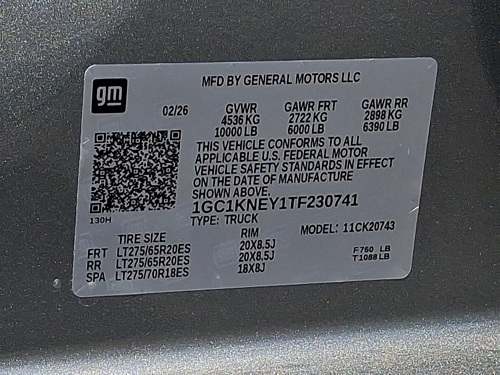 2026 Chevrolet Silverado 2500HD Crew Cab, Standard Bed, LT, 4WD - Sterling Gray Metallic - GXD exterior view 19